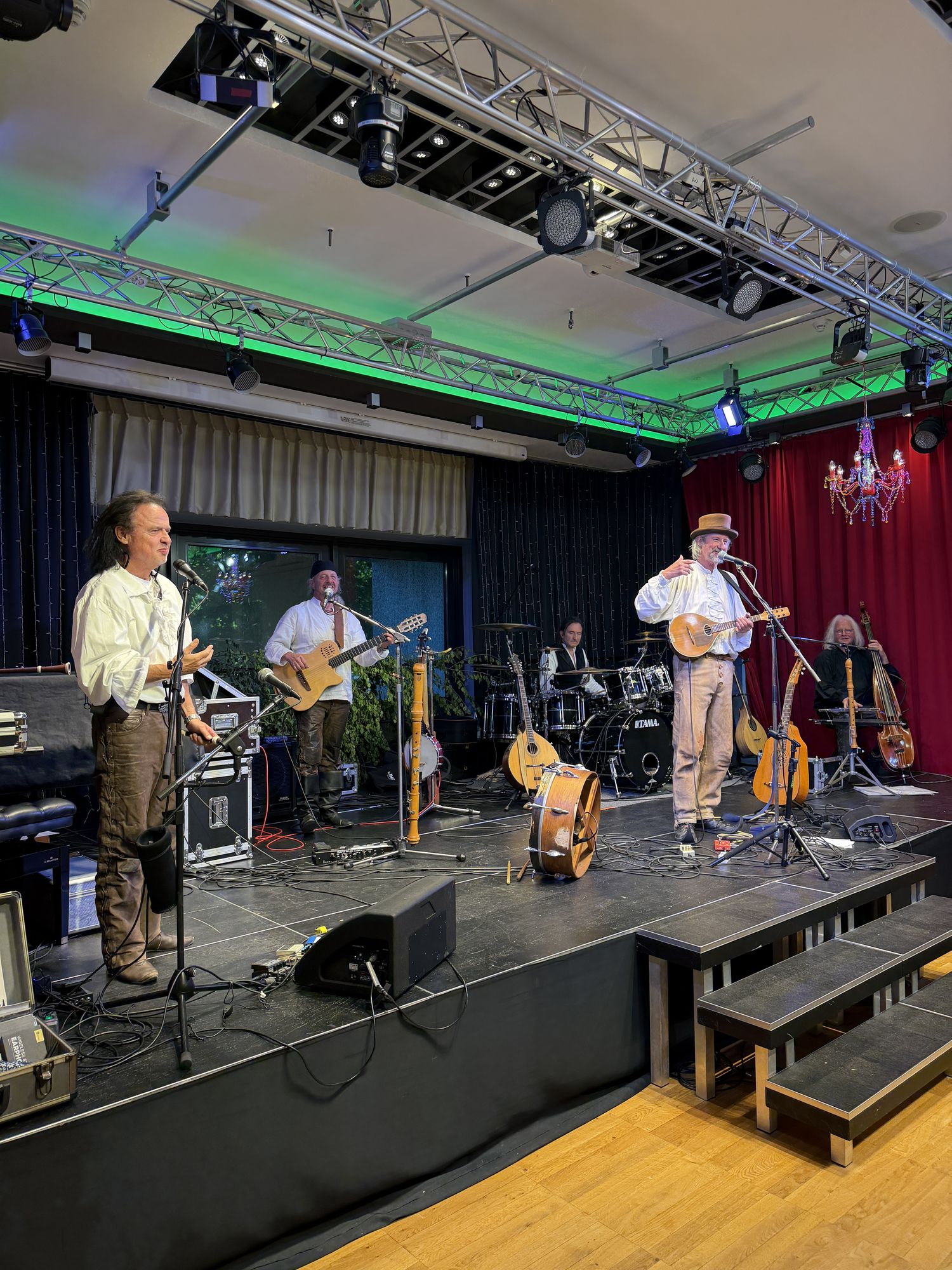 HORCH – Himmelfahrt mit Folkrock